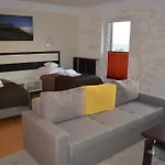 فندق مبيت وإفطار Buki & Jastrzębia Góra